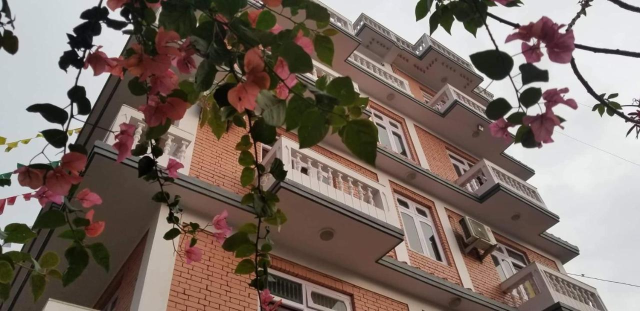 Cloud 9 Garden Hotell Kathmandu Exteriör bild