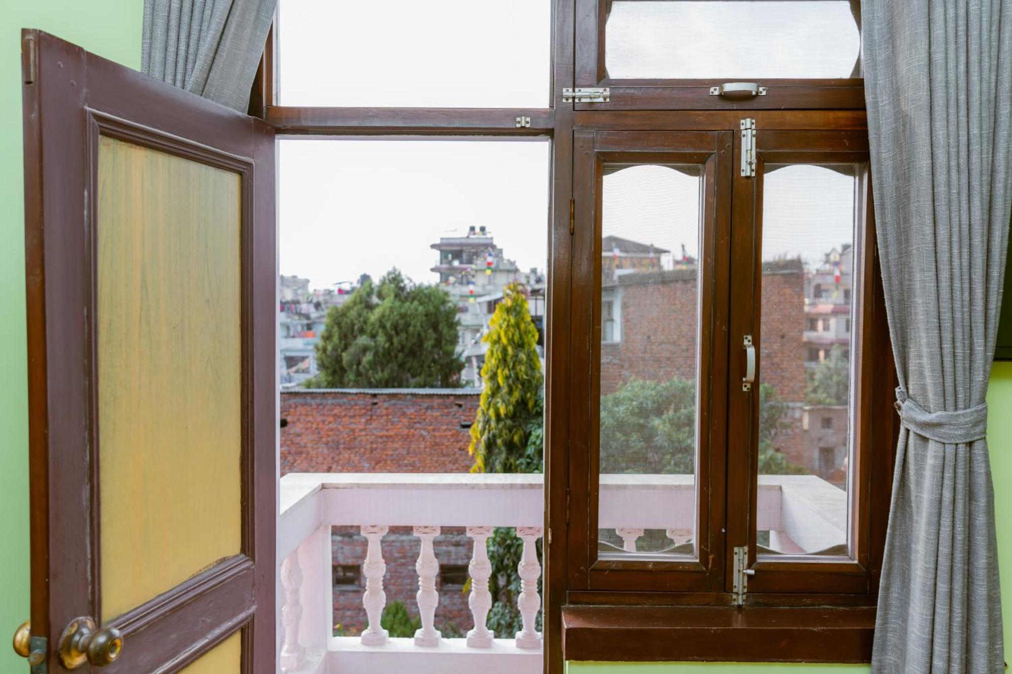 Cloud 9 Garden Hotell Kathmandu Exteriör bild