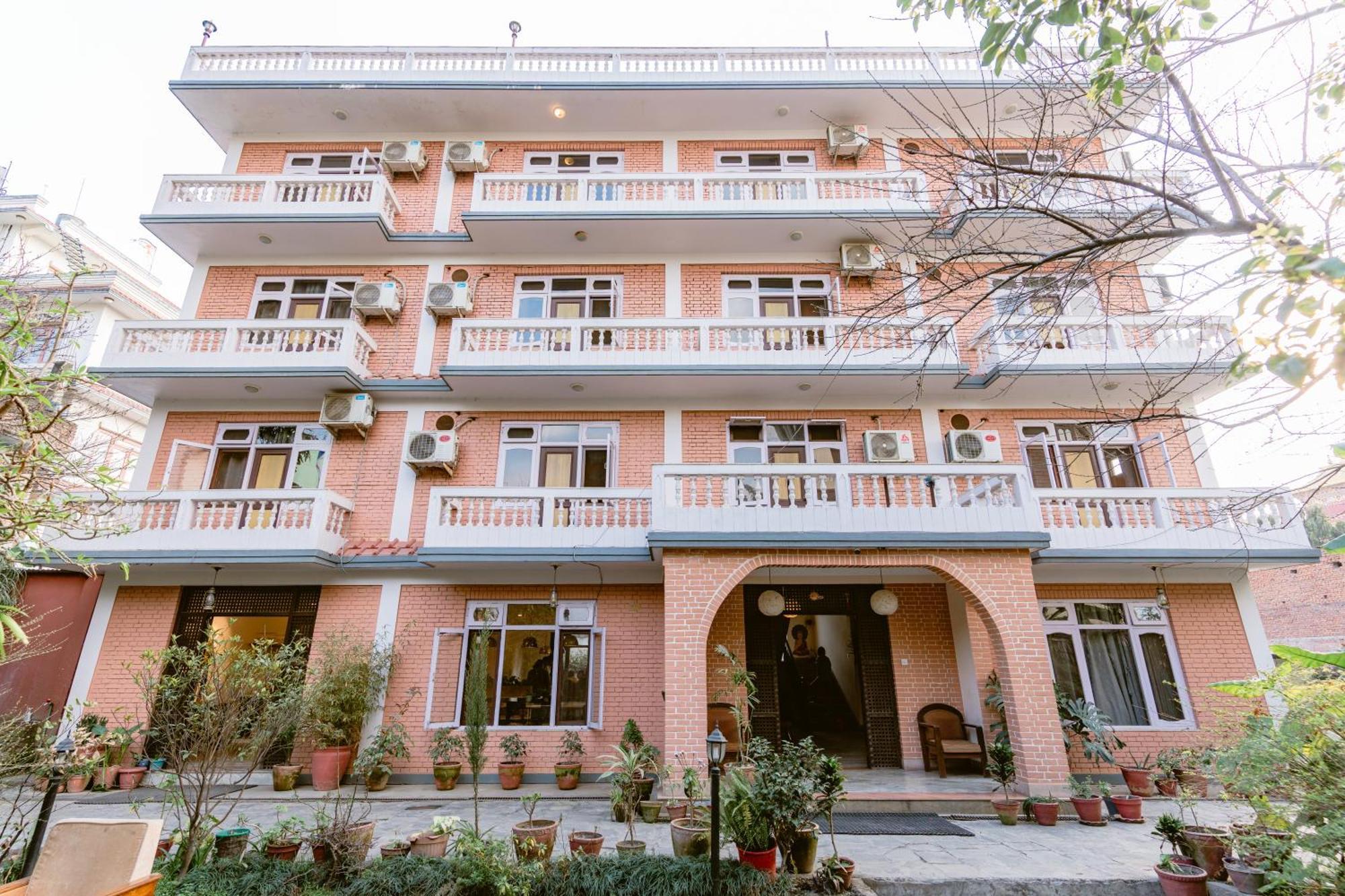 Cloud 9 Garden Hotell Kathmandu Exteriör bild