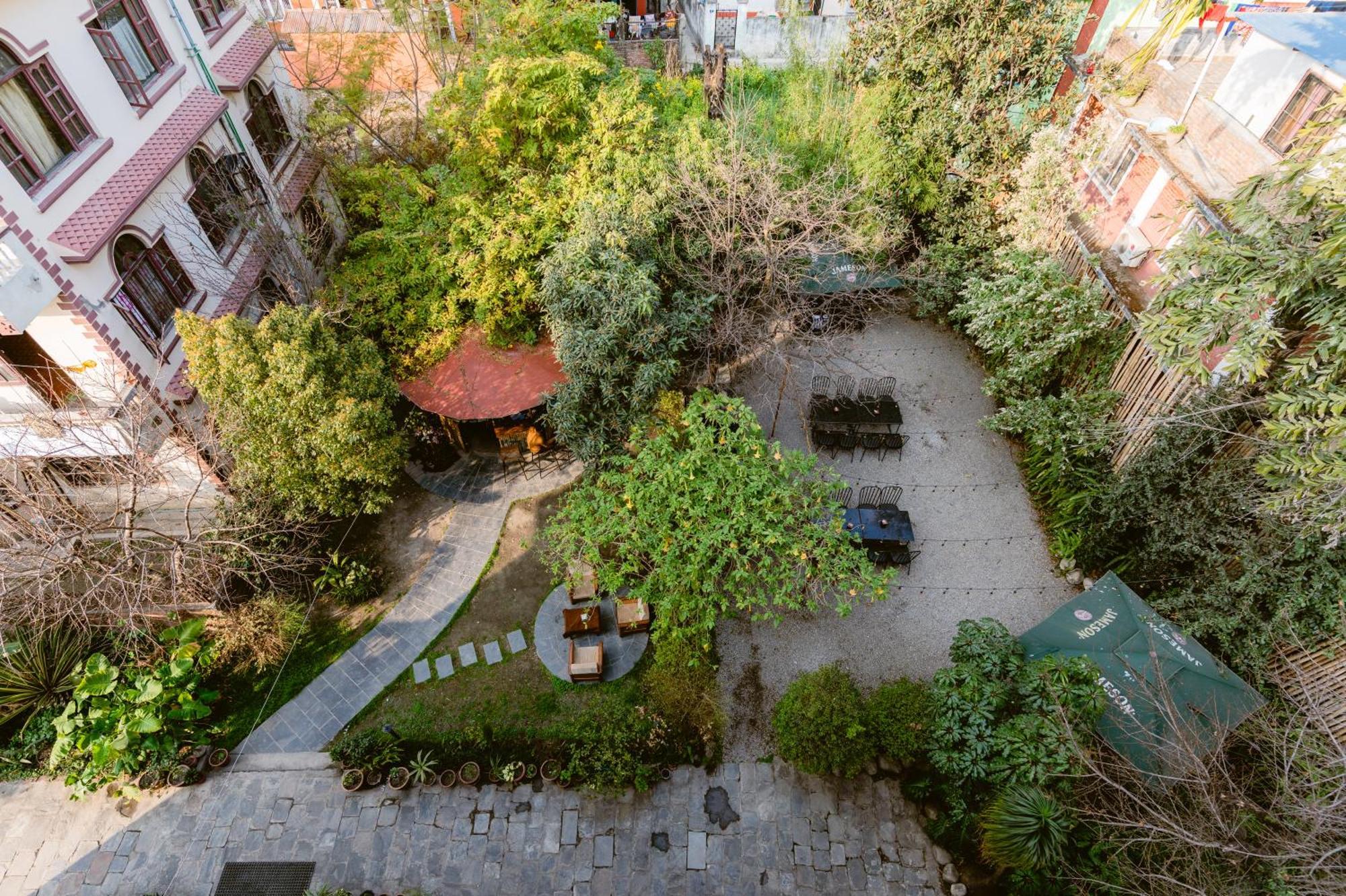 Cloud 9 Garden Hotell Kathmandu Exteriör bild